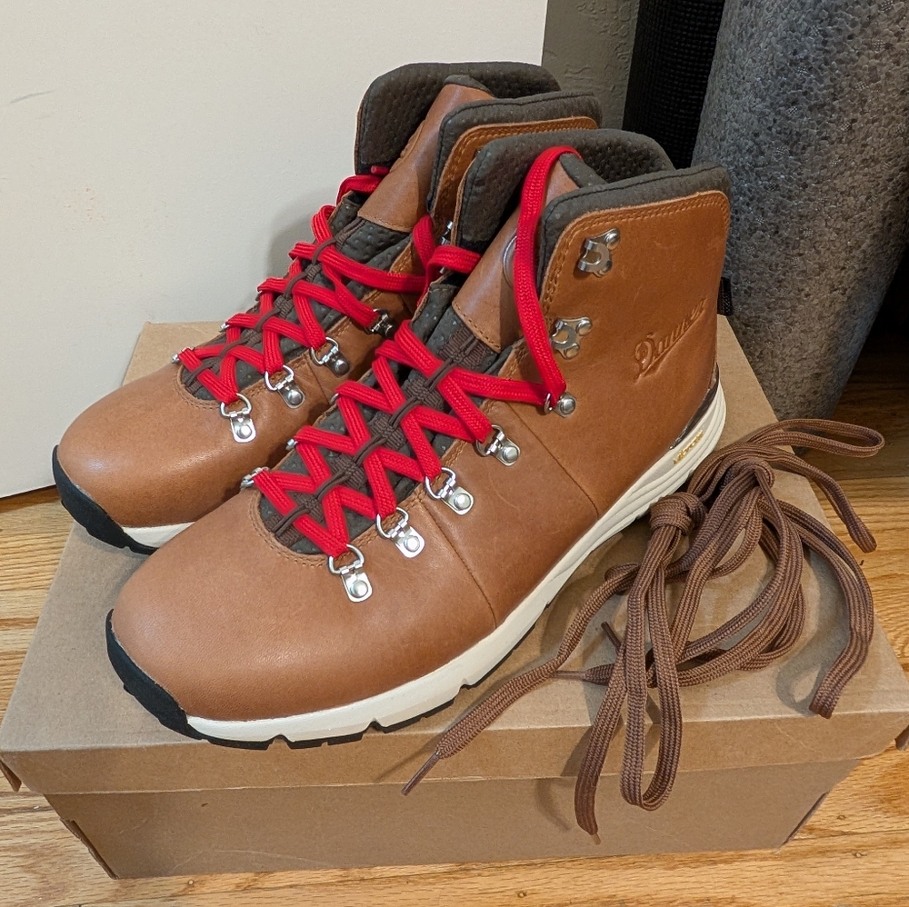 DANNER MOUNTAIN 600 SADDLE TAN Hiking Boots Men's 11.5 US